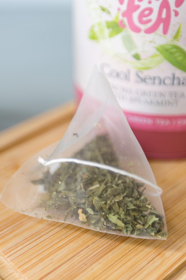 Cool Sencha green tea with mint organic pyramid bags with a pink tin by Tokki Tea Portugal